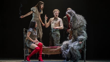 Театральний тріумф — що з квитками на виставу за романом Павлюка - 285x160