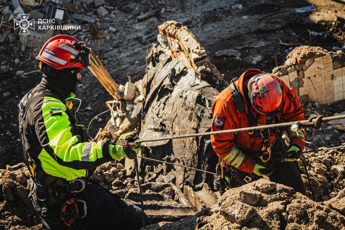 У Харкові досі шукають під завалами людей після ракетного удару 7 березня