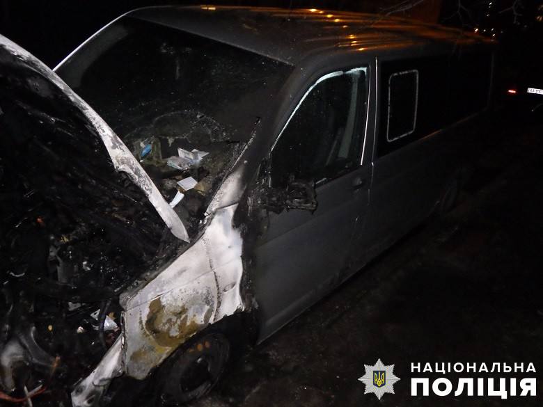 Жінка підпалила автомобілі у Києві