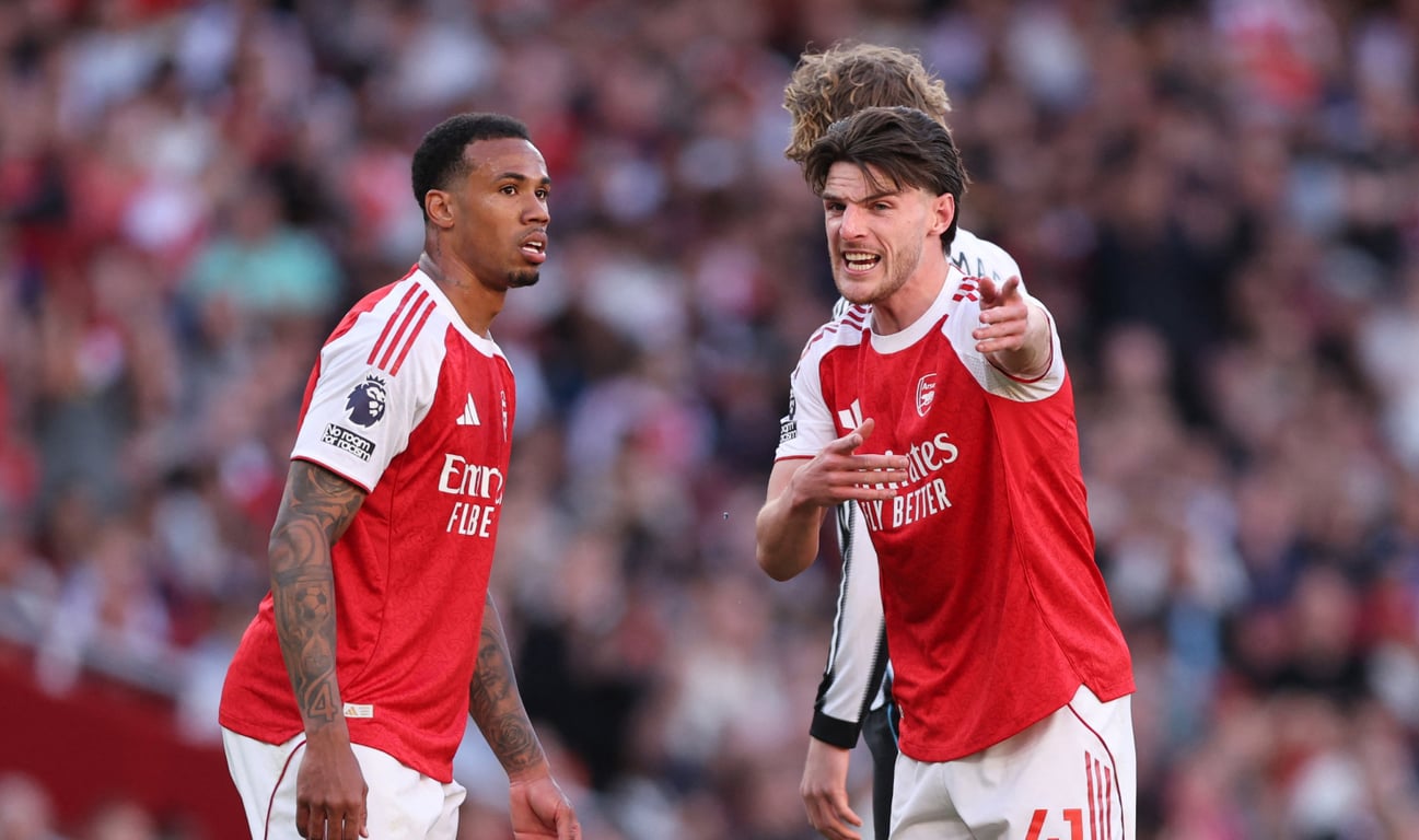 Деклан Райс и Габриэл Магальяйнс во время матча "Арсенала" с "Ньюкаслом"