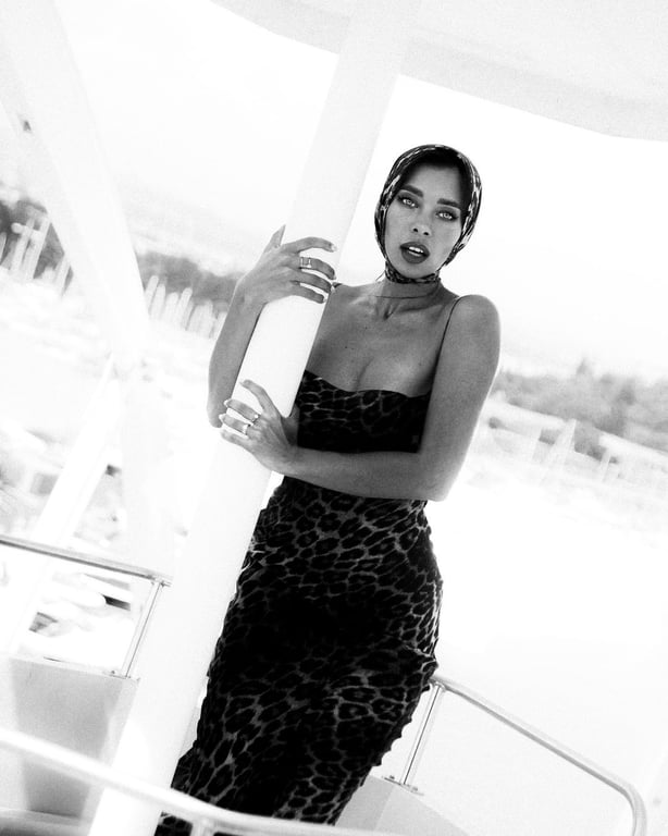 Анна Неплях приміряла леопард