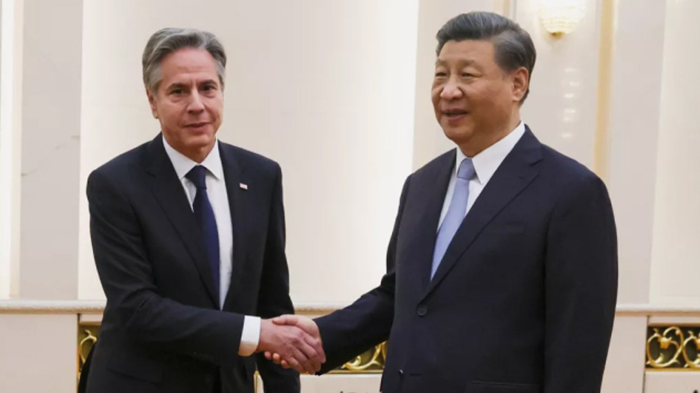 Си Цзиньпин и Энтони Блинкен на встрече в Китае