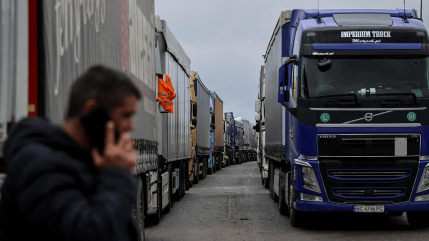 Польские протестующие частично восстановили пропуск грузовиков на границе
