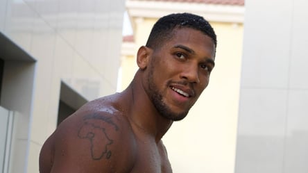 Бывший тренер Беринчика стал работать с Энтони Джошуа - 285x160