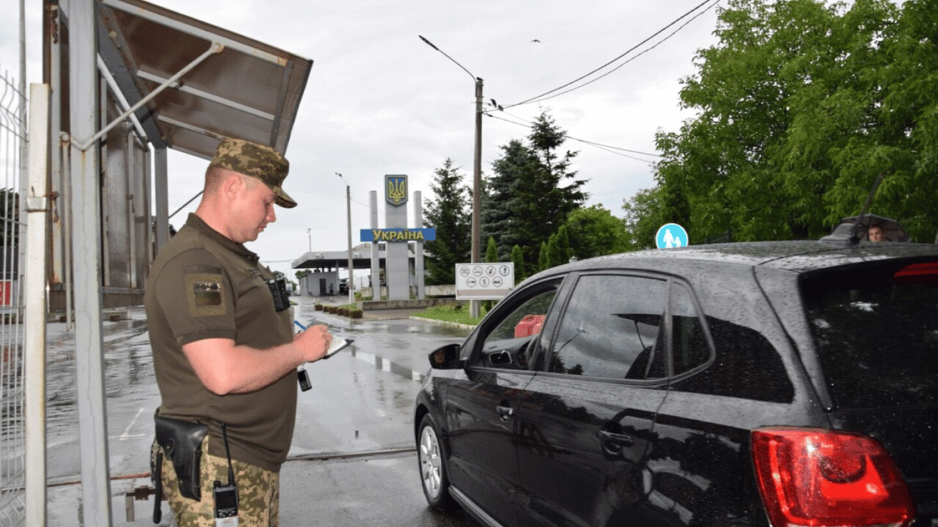 Призовники та військовий облік - можливість виїзду призовників за кордон