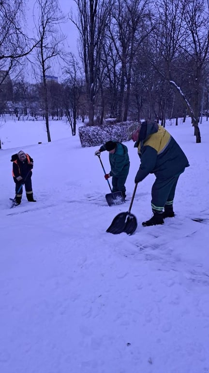 У Києві ліквідовують наслідки снігопаду
