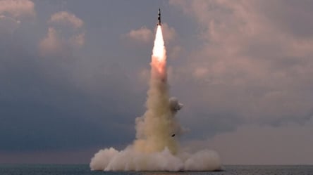 Северная Корея запустила баллистическую ракету в сторону Японского моря: что известно - 285x160