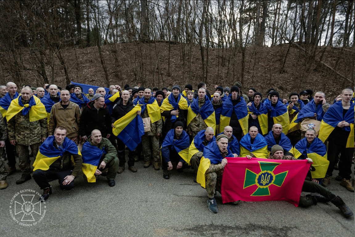 В СБУ показали ексклюзивні кадри з великого обміну полоненими - фото 3