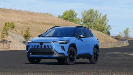 Названі два суттєві недоліки гібридної Toyota Corolla Cross - 285x160