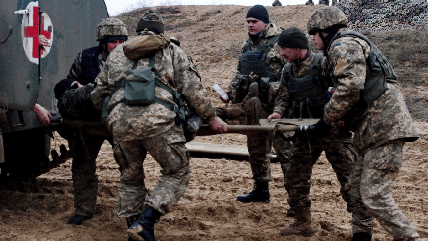 В Украине приняли закон о продлении сроков лечения для военных