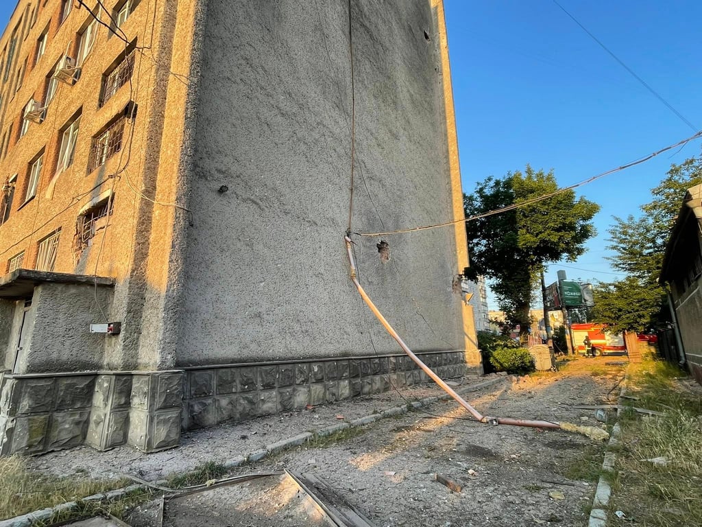 Наслідки обстрілу Чернівців 12 липня