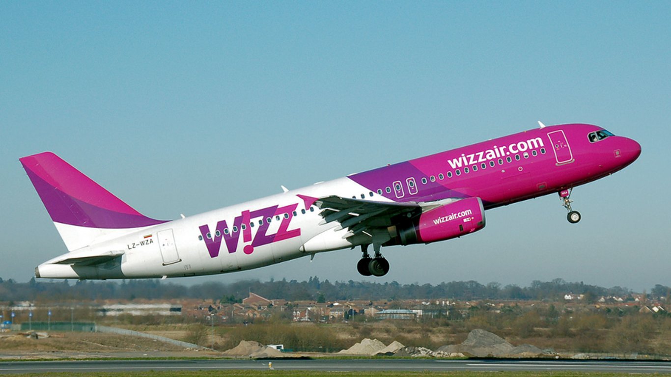 У румунському аеропорту зіштовхнулися два літаки компанії Wizz Air: що відомо