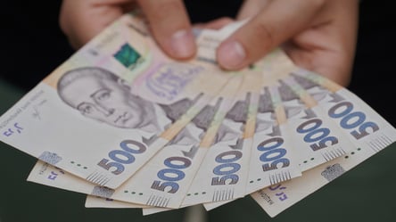 Украинцам озвучили размер пенсии с зарплатой в 15 тыс. гривен - 285x160