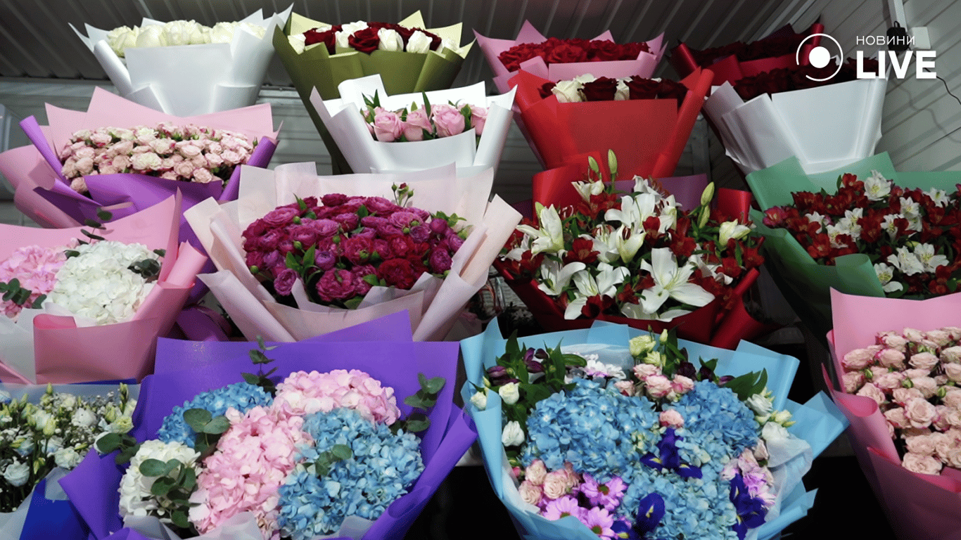 Цветы на Одесском Привозе —стоимость букета на день влюбленных - фото 2