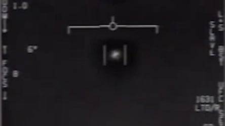 В Пентагоне официально показали рассекреченное видео с НЛО - 285x160