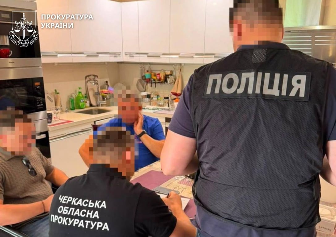 Ексміністру оголосили підозру у заволодінні 5,6 млн грн гранту - фото 2