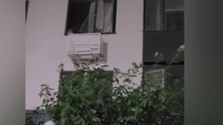 Последствия вражеской атаки по Одессе: впечатляющее видео - 285x160
