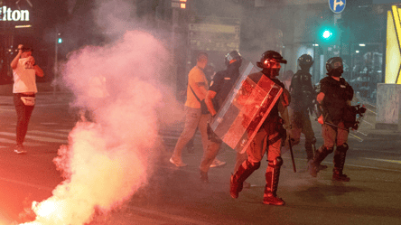 У Сербії тривають масштабні мітинги — є багато постраждалих - 285x160