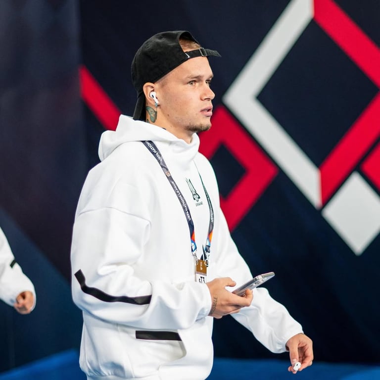 Михаил Мудрик