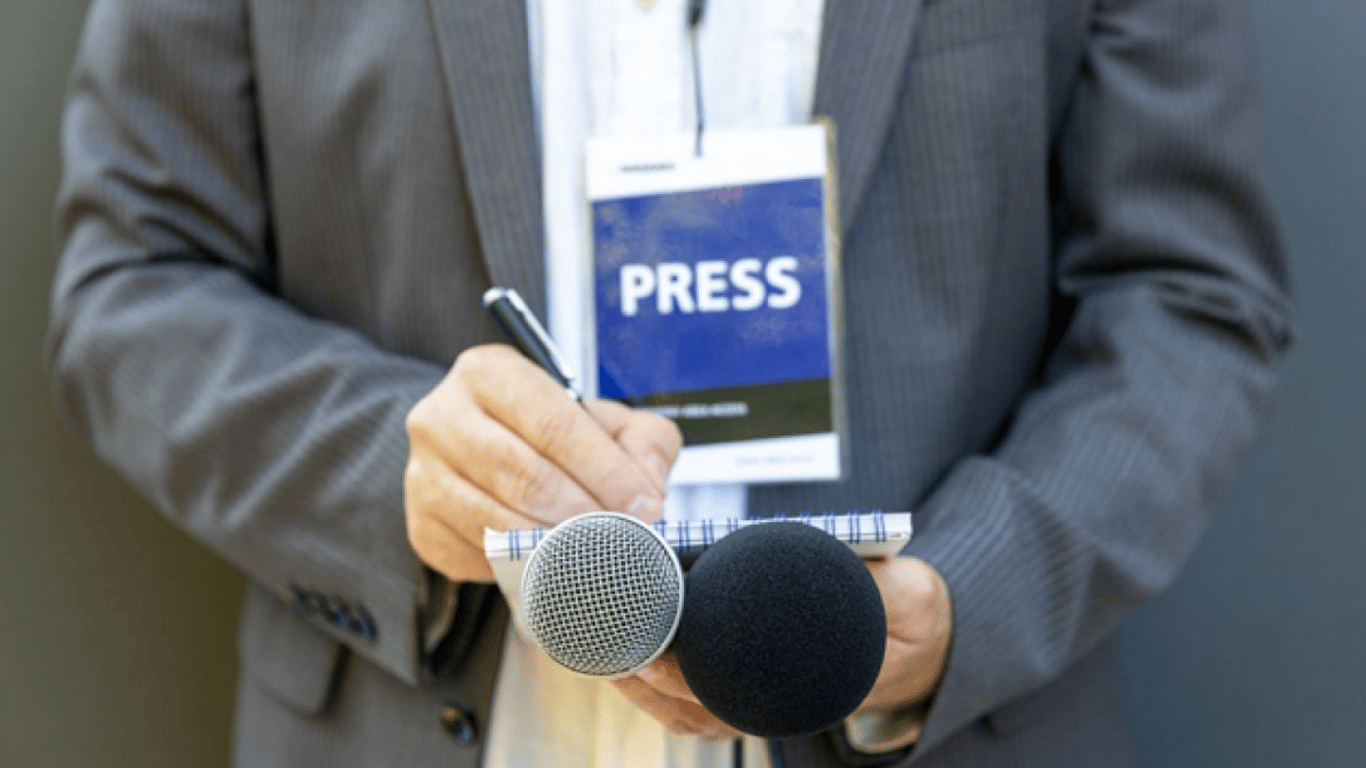 Угроза демократии — Комиссия по журналистской этике отреагировала на преследование медийщиков
