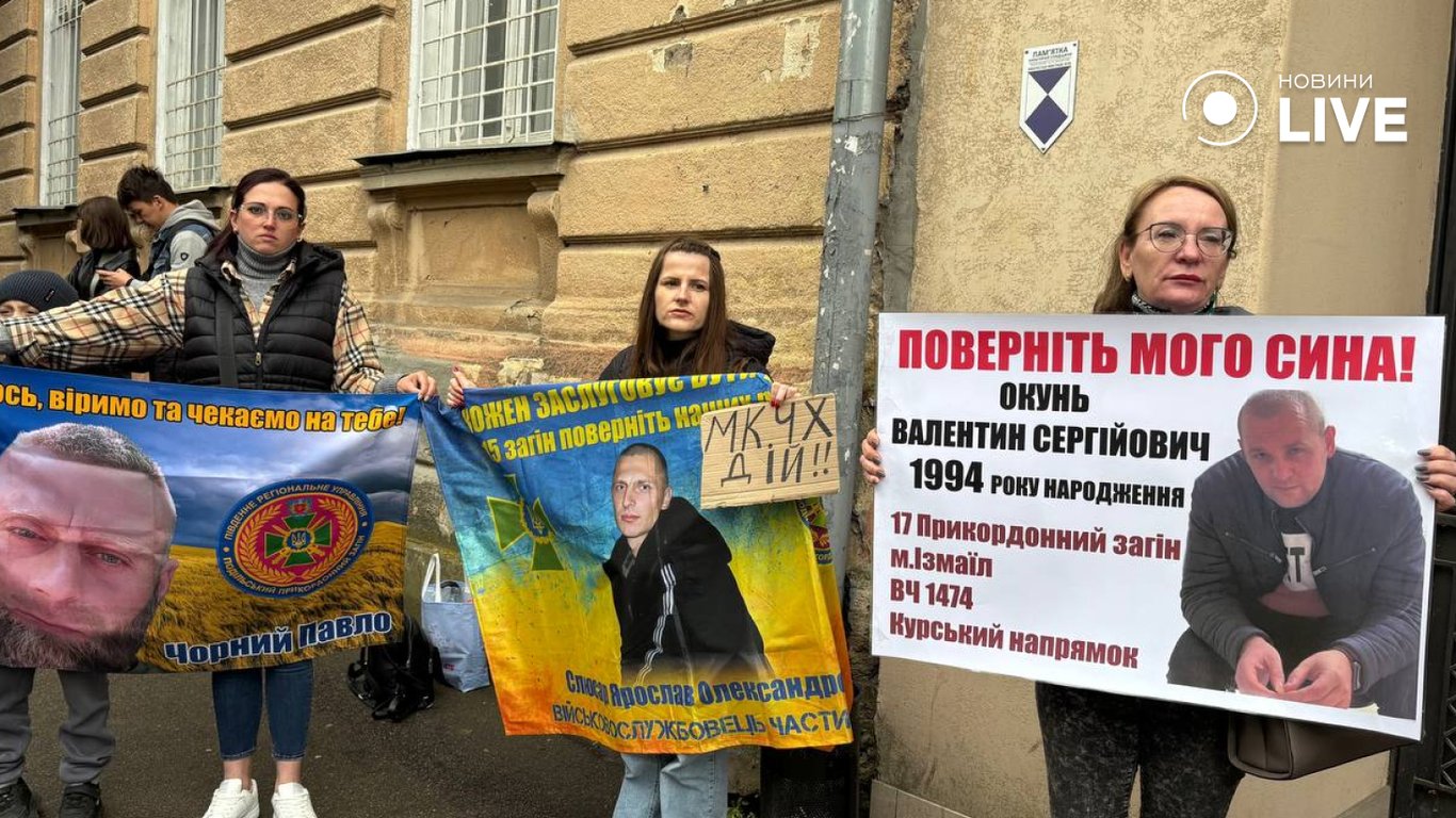 Мітинг та мовний скандал біля Червоного Хреста в Одесі - фото 8