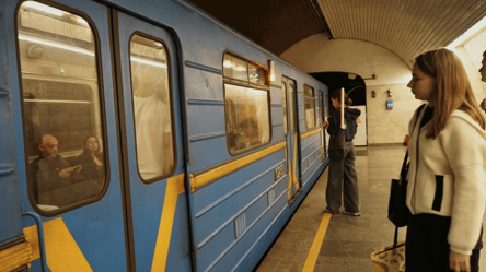 Червона гілка метро Києва — станції та графік роботи в грудні - 285x160