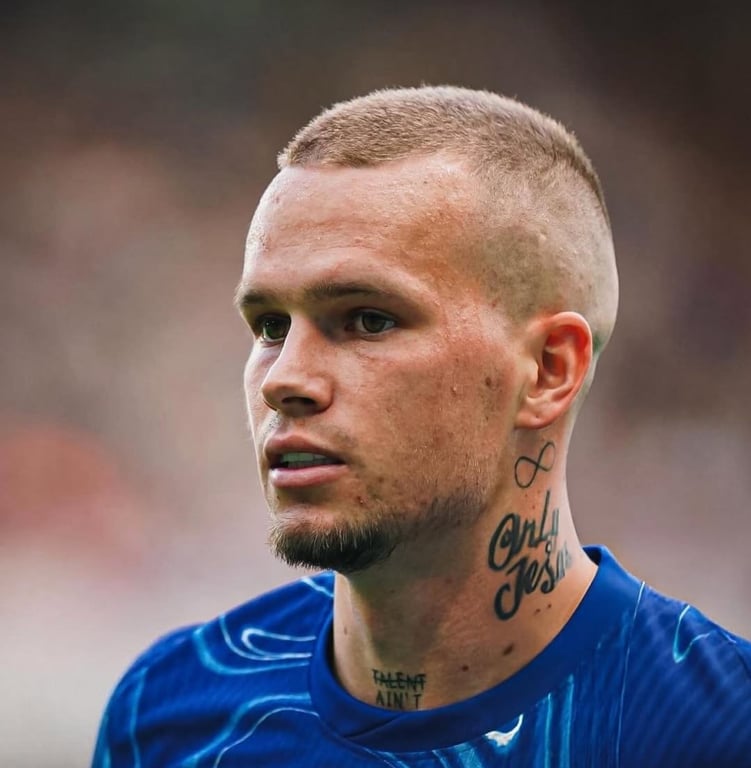 Жозе Моуринью хочет Михаила Мудрика