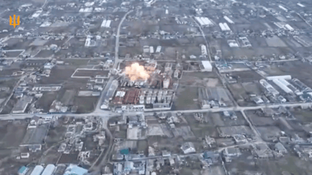 На Херсонщине Воздушные Силы сбросили авиабомбу на объект РФ — видео - 285x160