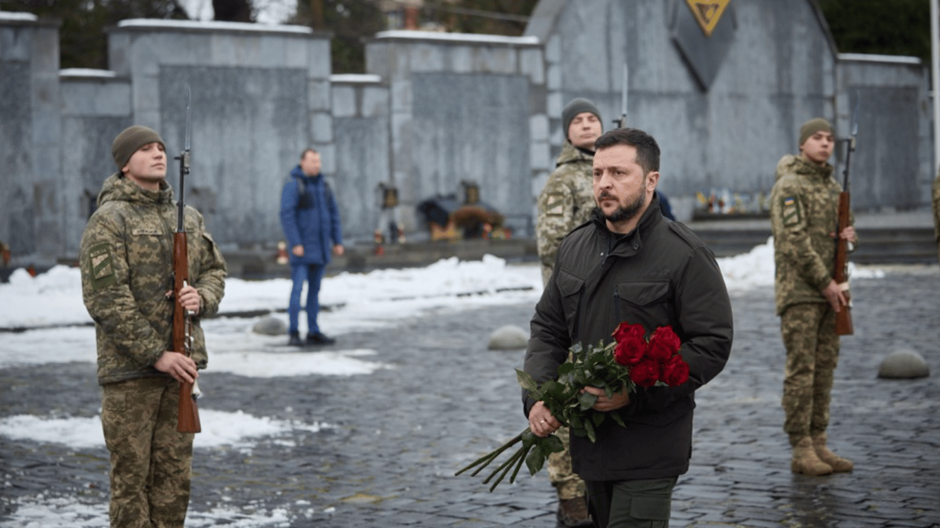 Зеленский во Львове почтил память павших защитников Украины