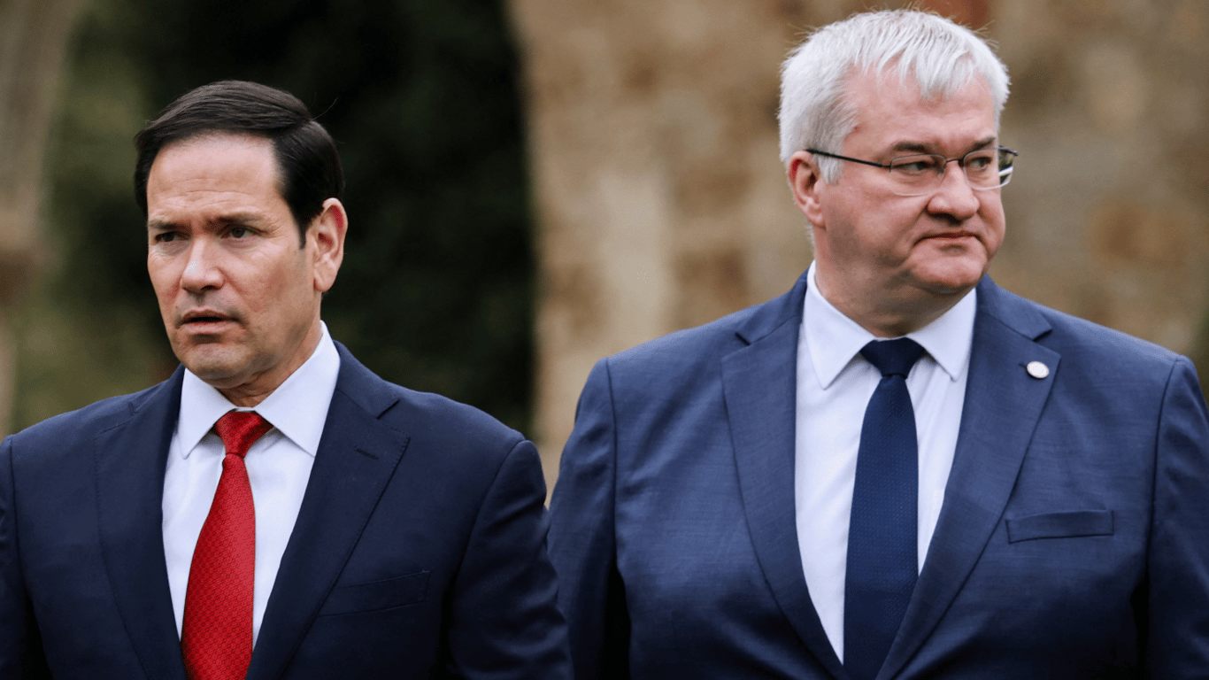 Сибіга повідомив, що США не перенаправлятимуть зброю для України