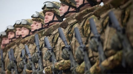 У Києві працівники ТЦК вигадали новий спосіб "заманити" чоловіків до військкомату - 285x160