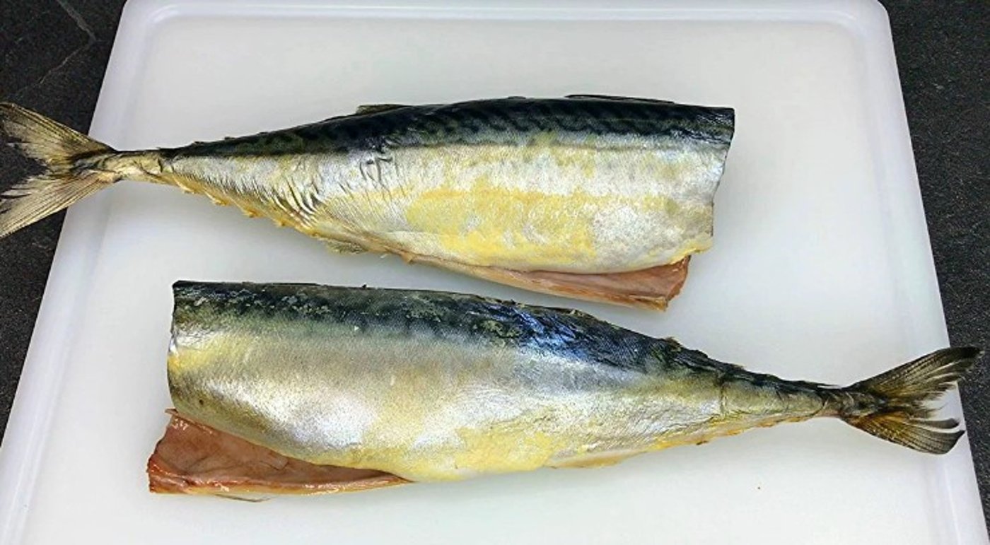 Маринова скумбрія вдома - рецепт