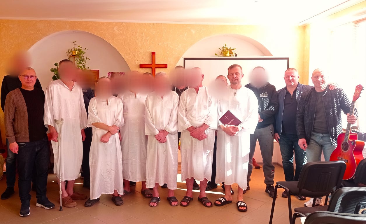 Пастор церкви и осужденные в Хмельницкой области