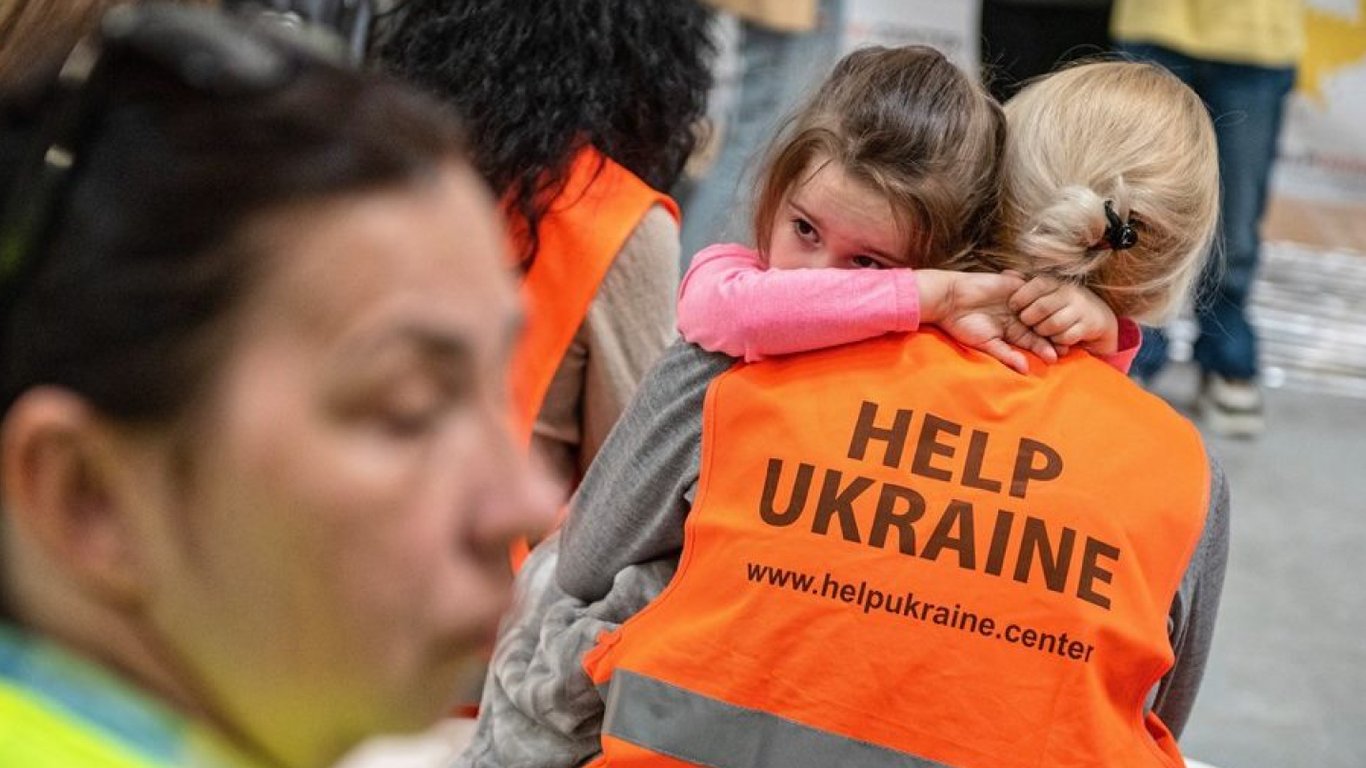 Біженці у Польщі — на яку допомогу можна розраховувати після скорочення виплат