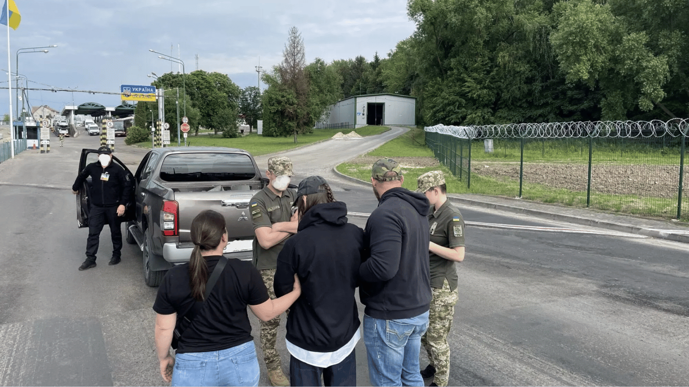 Українців депортують зі США та ЄС: нардеп заявив, що випадки частішають