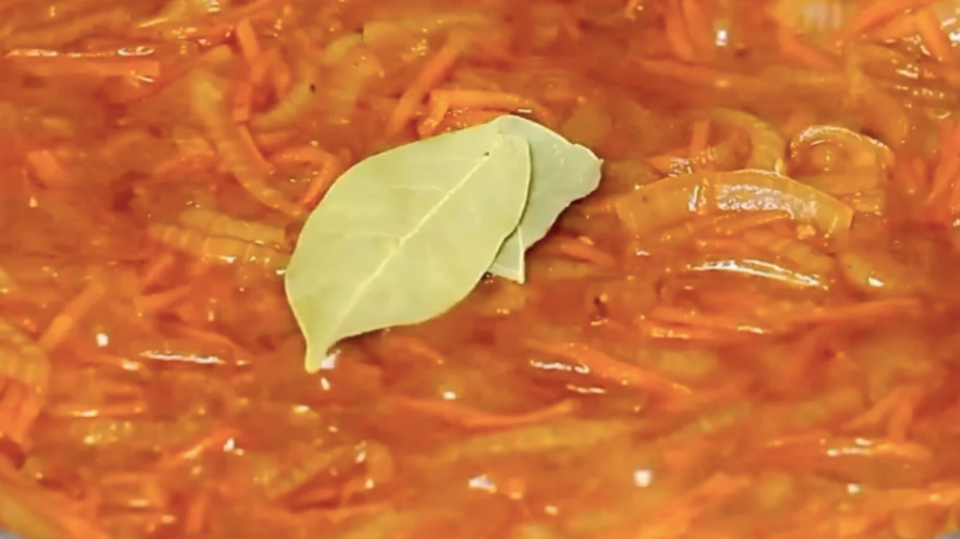 рецепт хека в томатному соусі