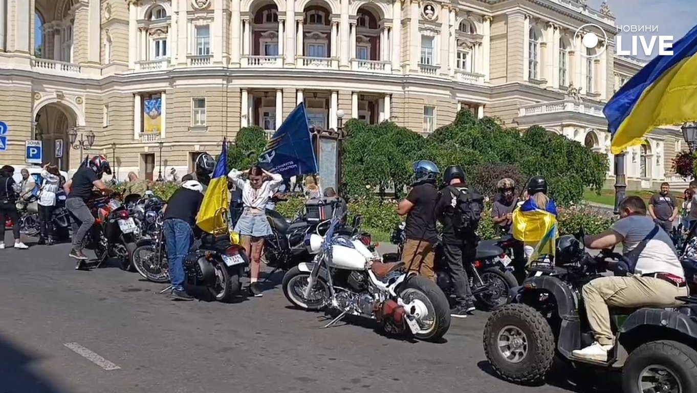 В Одесі влаштували автопробіг