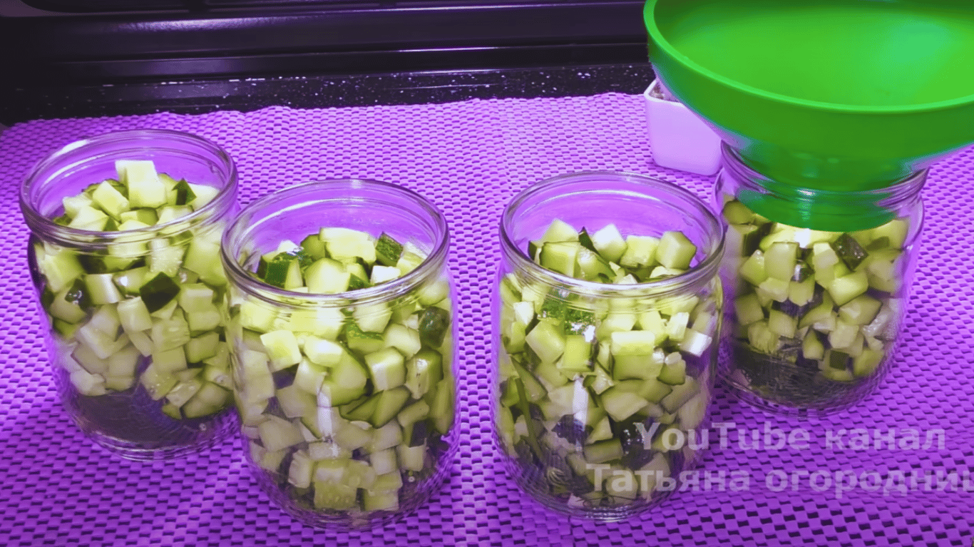 мариновані огірки кубиком