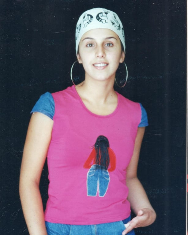 Джамала поделилась архивными фото из Крыма — как выглядела певица в юности - фото 6