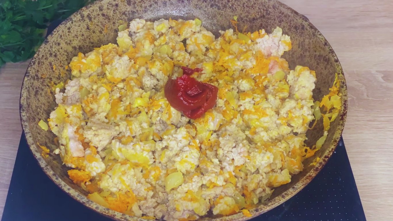 лінива лазанья на сковорідці