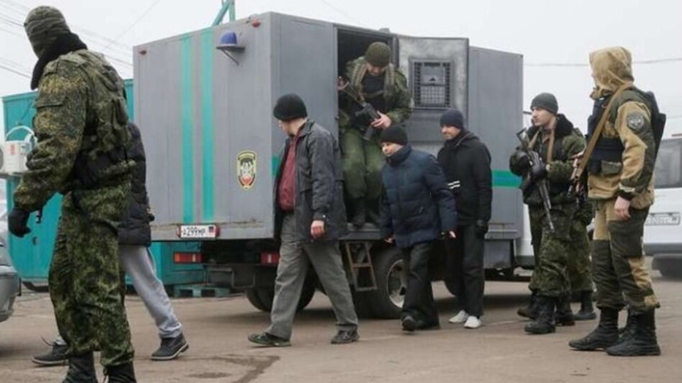 Сдала раненых бойцов в плен — врача из Мариуполя осудили на пожизненное