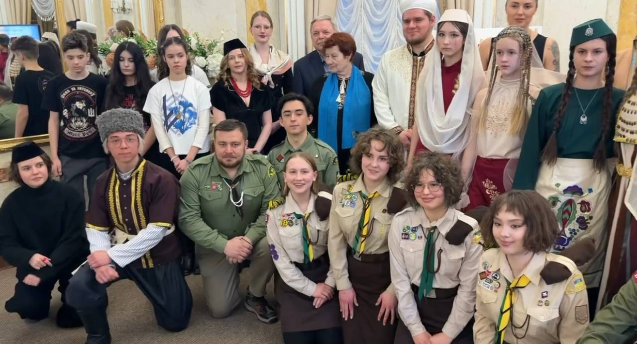 Учасники акції "Крим: спротив і віра"