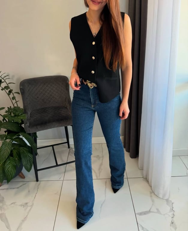 Джинси-кльош стали улюбленцями модниць у 2025