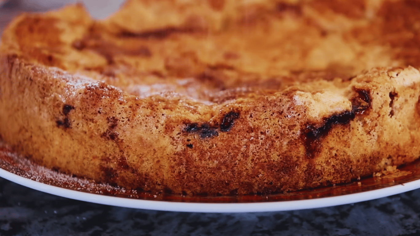 простий пиріг зі сливами