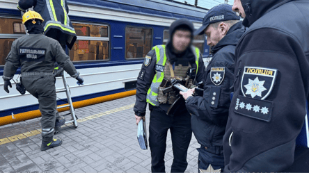 У Києві 16-річного хлопця вбило струмом на даху поїзда - 290x166