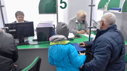 Українці можуть підвищити свою пенсію у 2026 — що треба зробити - 285x160