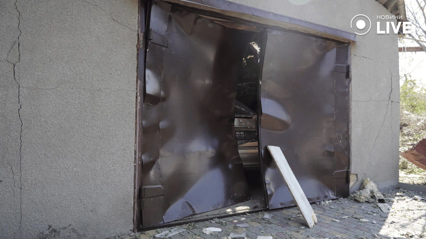 Ракета упала за гараж.