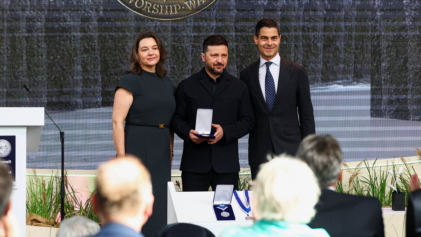 Зеленский и народ Украины получили особую награду в Нидерландах