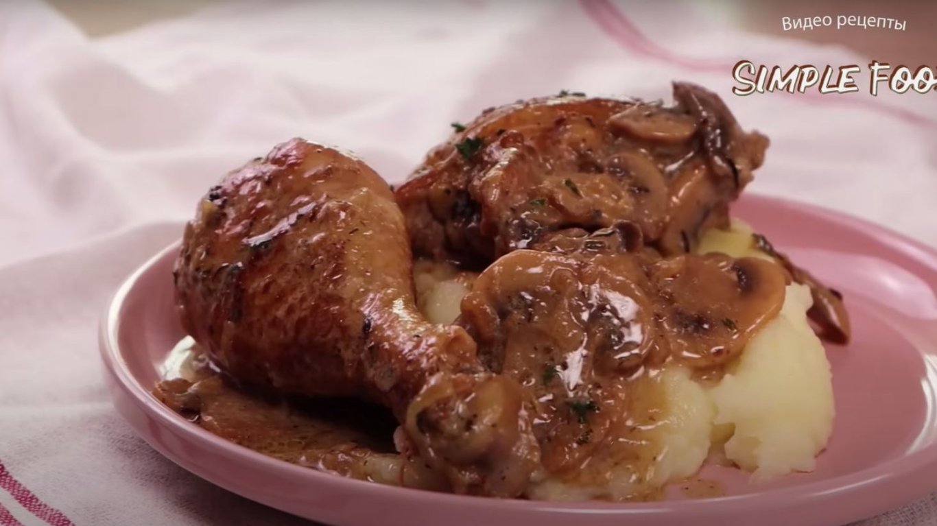 курячі гомілки та стегна з печерицями