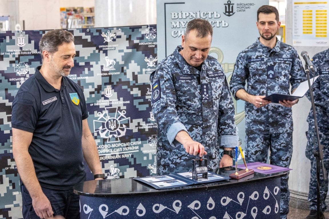 Корабель "Гетьман Іван Мазепа" став героєм нової поштової марки - фото 1